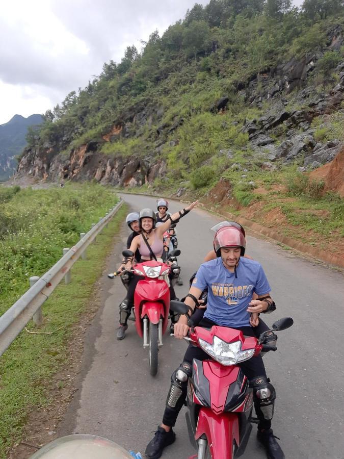 Hg Hostel Provide Tours & Motorbikes Ha Giang Exterior foto