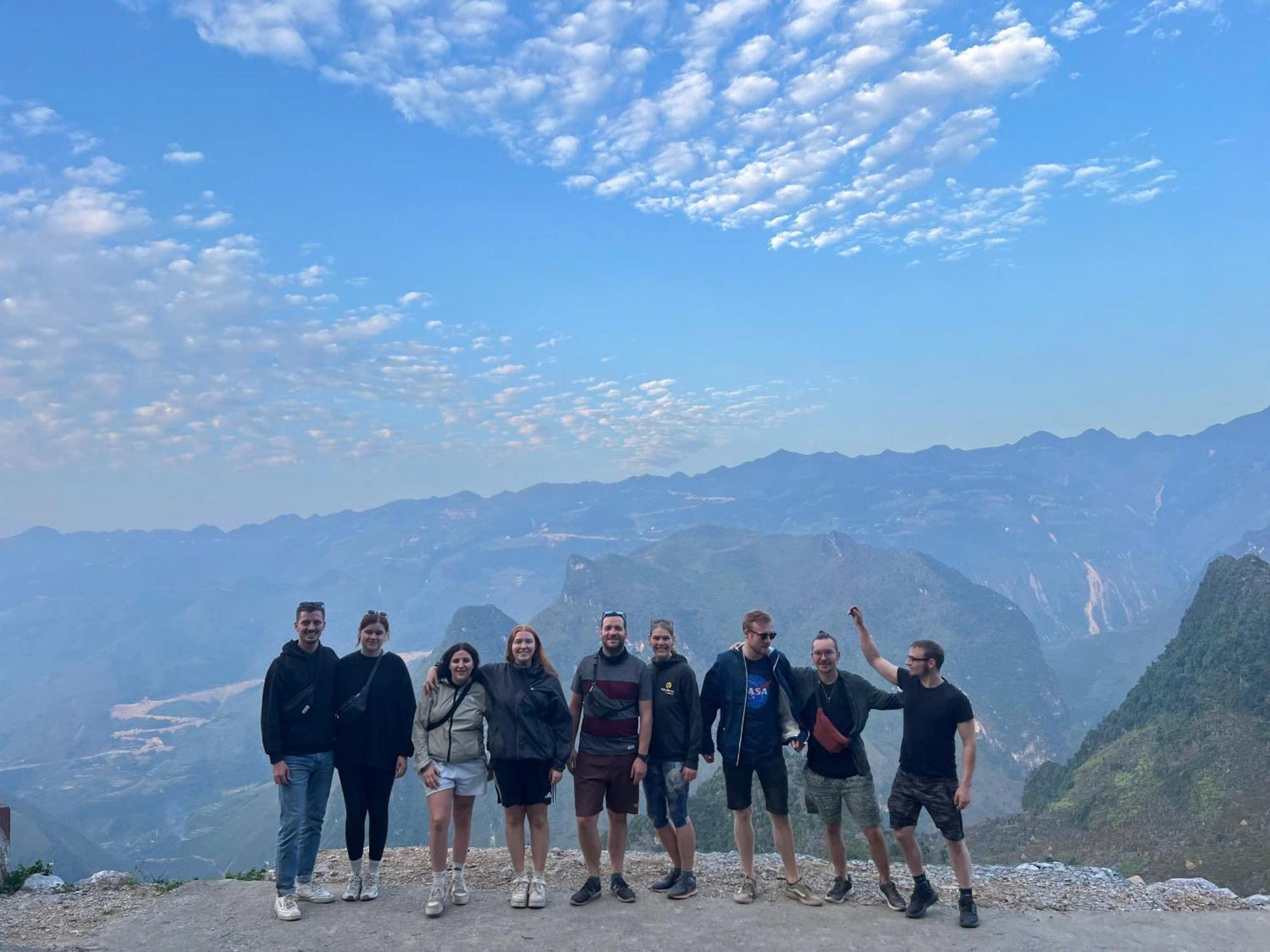 Hg Hostel Provide Tours & Motorbikes Ha Giang Exterior foto